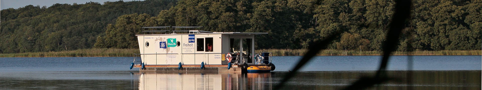 Schwimmendes Ferienhaus Febomobil mitten in der Natur - Mecklenburgische Seenplatte
